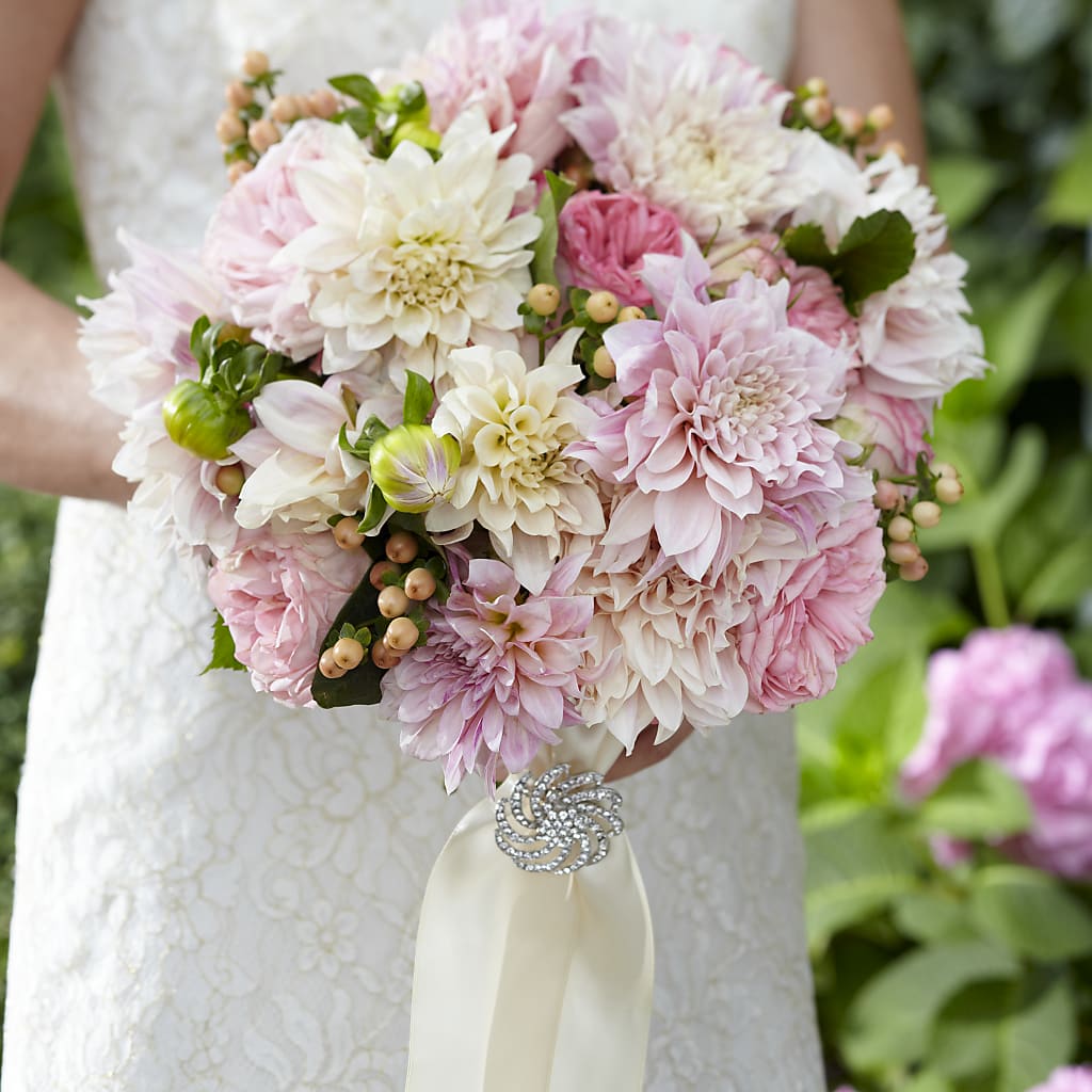 Heart's Promise Bouquet – Ashland Floral Gardens Llc, Ashland OH