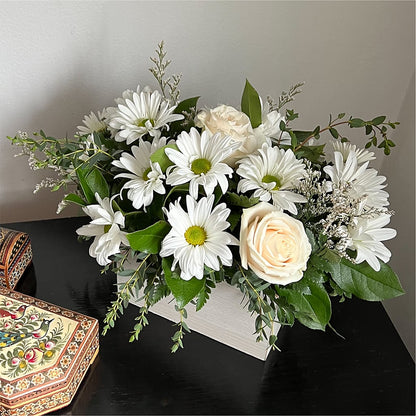 Fresh Linen Box Bouquet –  Ashland Floral Gardens Llc, Ashland OH