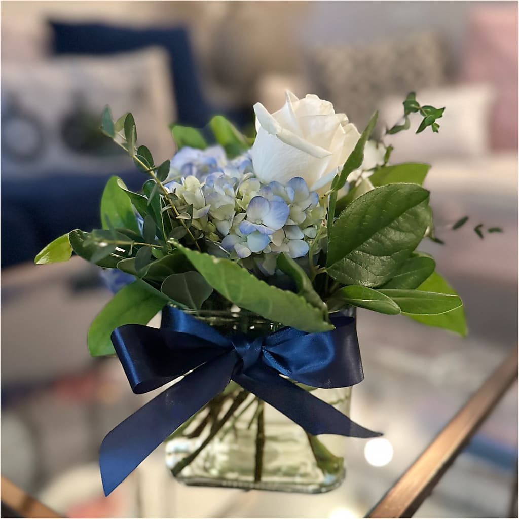 Sky Blue Delight Bouquet –  Ashland Floral Gardens Llc, Ashland OH