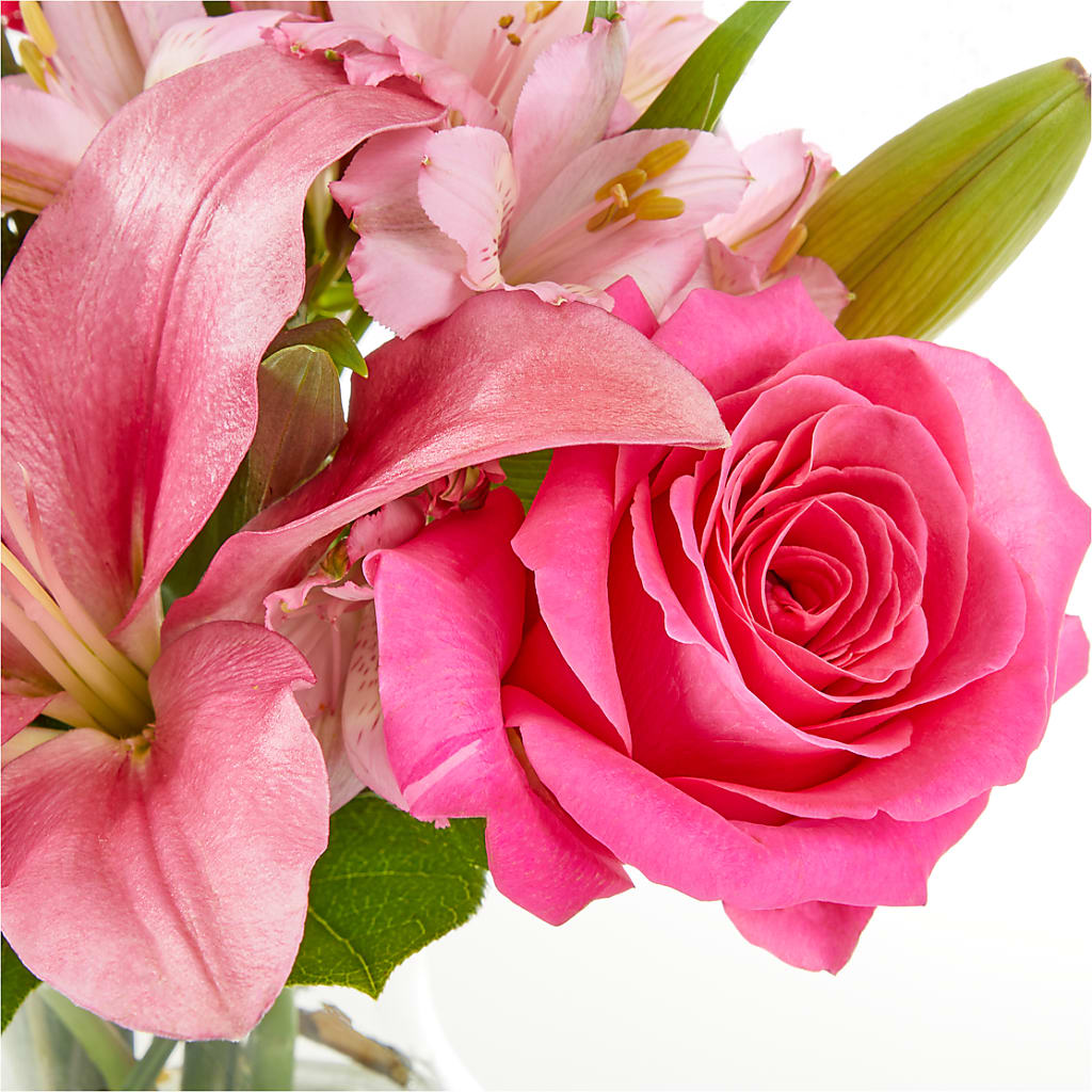 Lots of Love Bouquet –  Ashland Floral Gardens Llc, Ashland OH