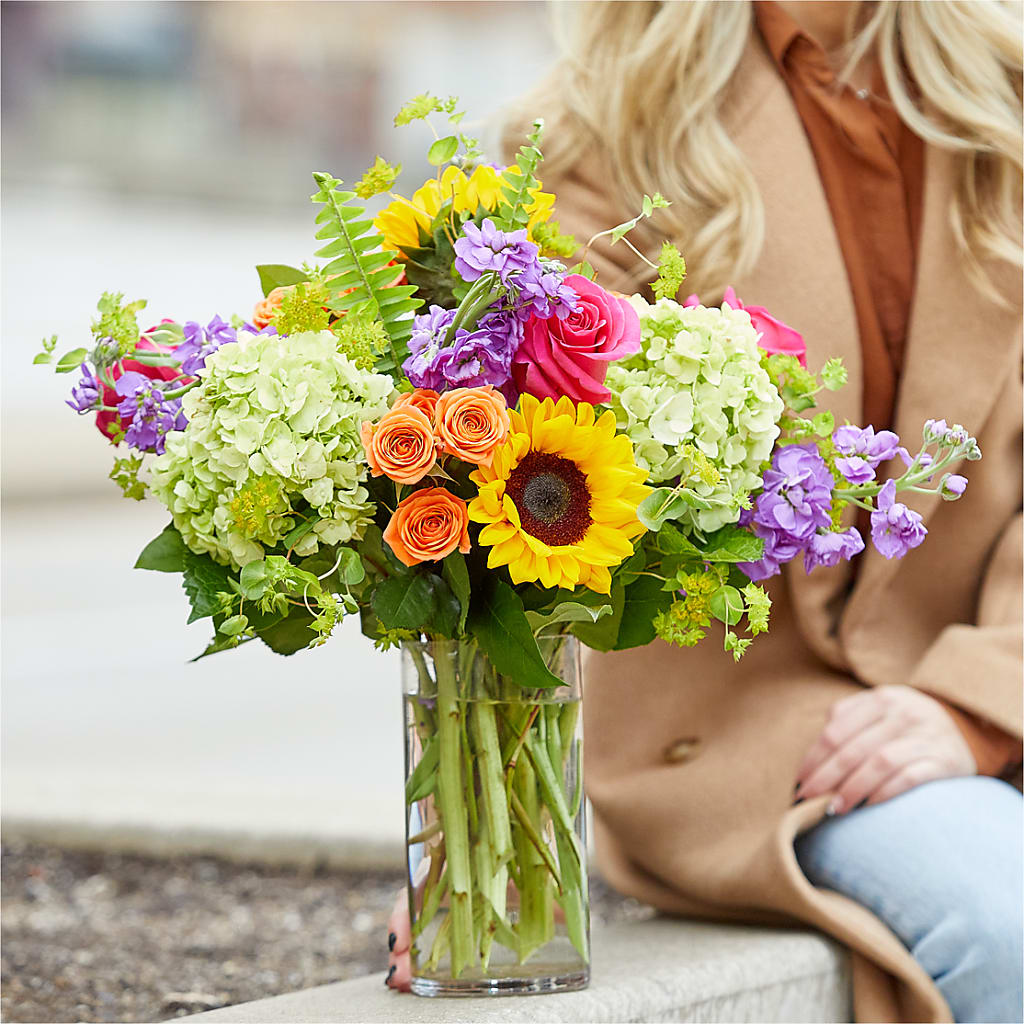 Vibrant Greetings Bouquet –  Ashland Floral Gardens Llc, Ashland OH